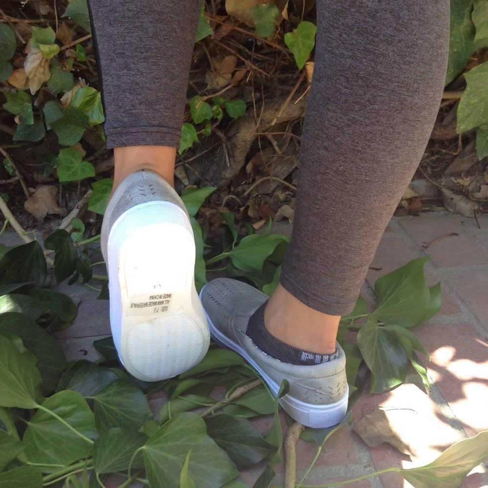 Flat Sneakers Grey Distress slip on cutout elastic - Picture 6 of 8